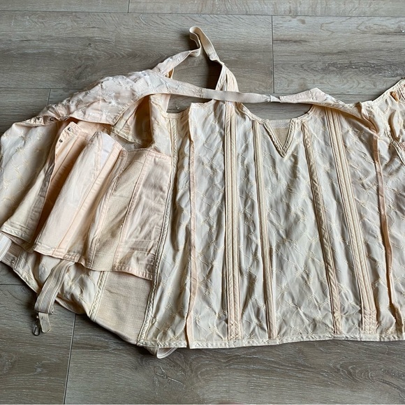 Vintage 1930s corselet girdle | 30s embroidered one piece shapewear Victorian - Picture 12 of 16